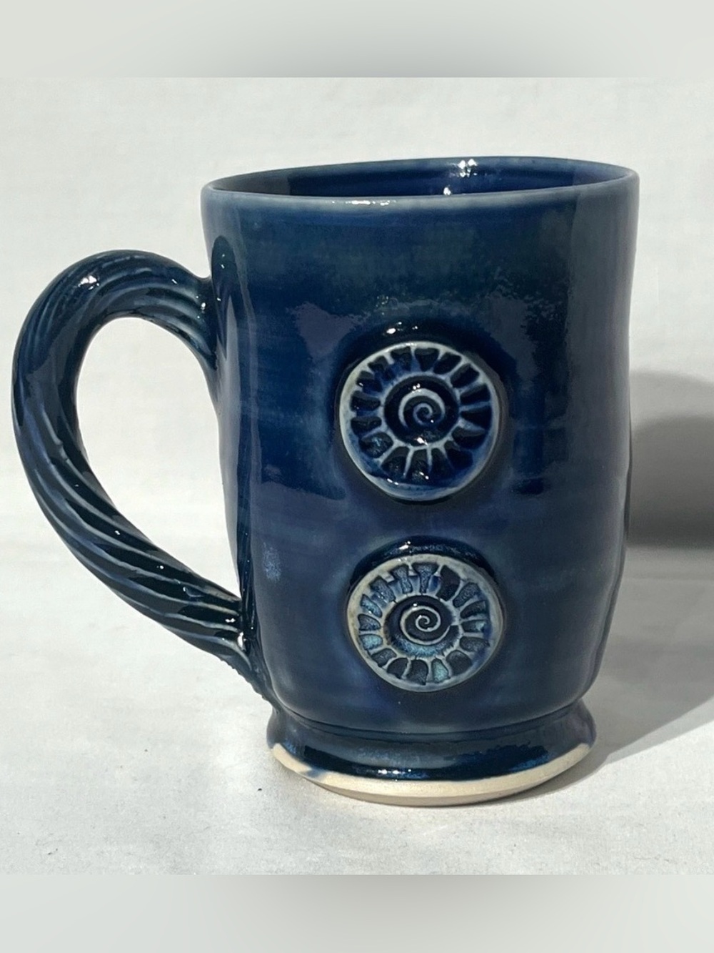 Hand Thrown Ceramic Glazed Seashell Ammonite Fossil Coffee Mug Cup Artist Signed
